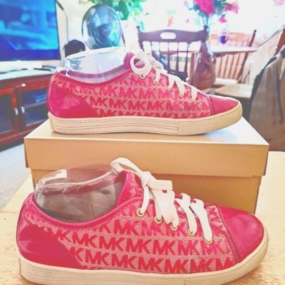 Michael Kors Pink Signature Patent Captoe Sneakers Women's Size 5 - Picture 3 of 4